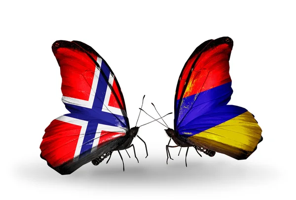 Schmetterlinge mit Norwegen und Armenien Fahnen — Stockfoto