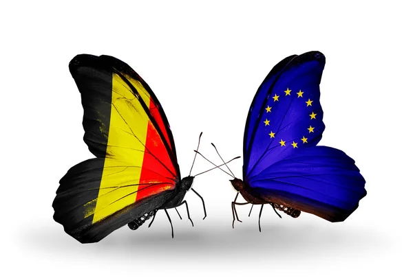 Farfalle con le bandiere del Belgio e dell'UE sulle ali — Foto Stock