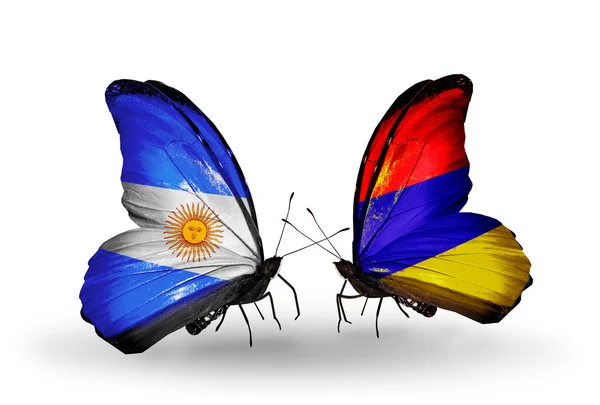 Mariposas con banderas de Argentina y Armenia en alas — Foto de Stock