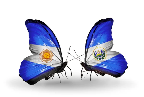 Mariposas con banderas de Argentina y Salvador en alas — Foto de Stock