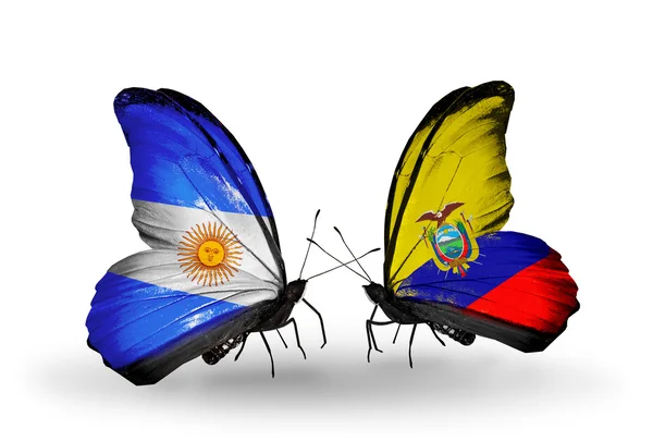 Mariposas con banderas de Argentina y Ecuador en alas — Foto de Stock