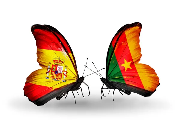 Papillons avec l'Espagne et le Cameroun drapeaux sur les ailes — Photo