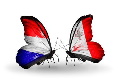 Kelebek kanatları üzerinde Hollanda ve malta bayraklı