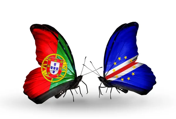 Бабочки с флагами Португалии и Кабо-Верде на крыльях — стоковое фото