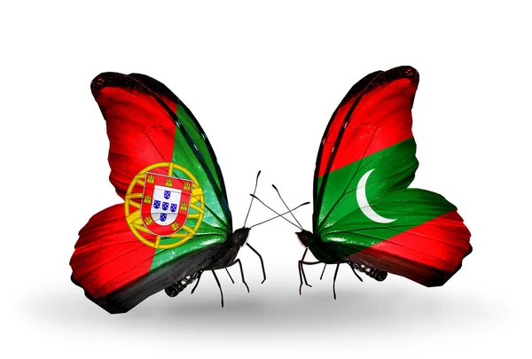 Papillons avec drapeaux Portugal et Maldives sur les ailes — Photo