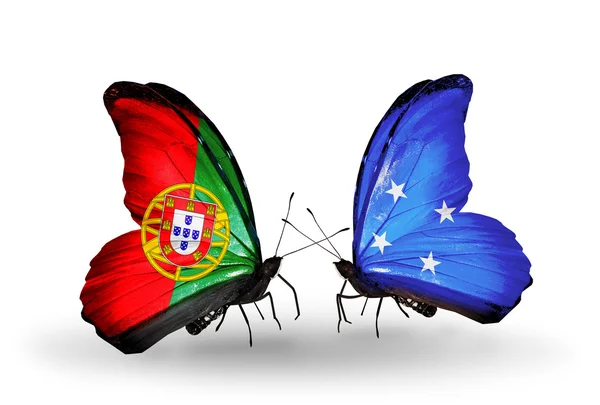 Borboletas com bandeiras de Portugal e Micronésia em asas — Fotografia de Stock