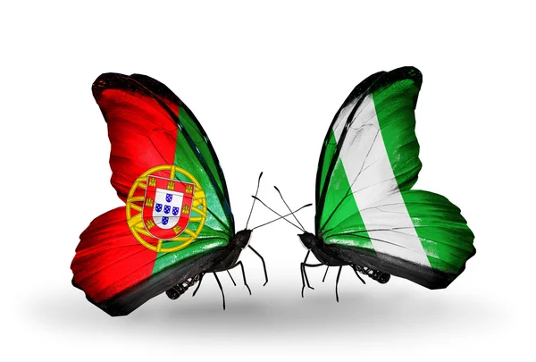 Motýli s příznaky Portugalsko a Nigérie na křídlech — Stock fotografie