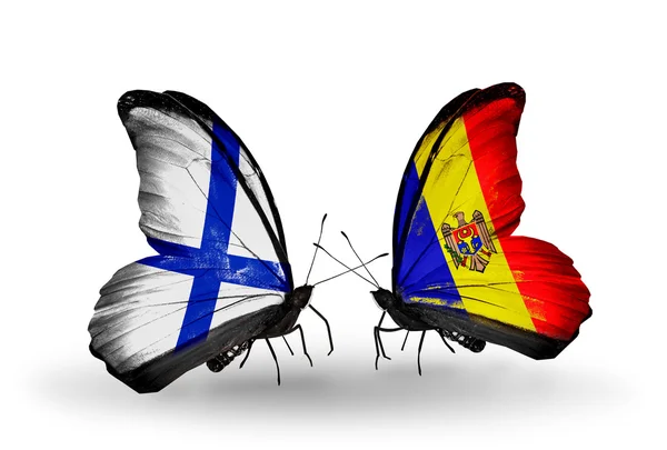 Kelebek kanatları üzerinde Finlandiya ve moldova bayrağı ile — Stok fotoğraf
