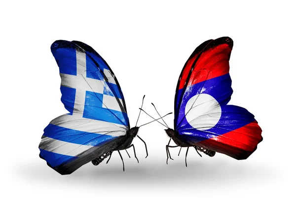 Dos mariposas con banderas de relaciones Grecia y Laos — Foto de Stock