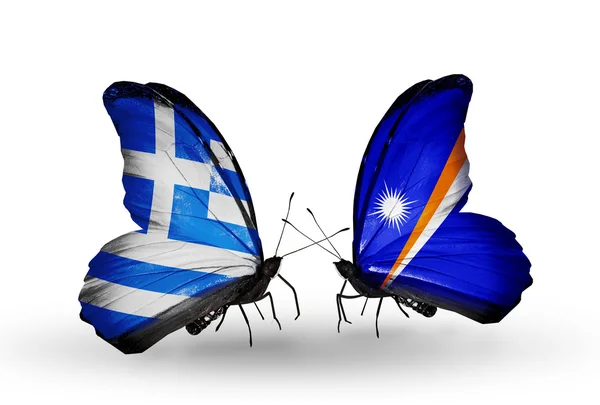 Due farfalle con bandiere di relazioni Grecia e Isole Marshall — Foto Stock