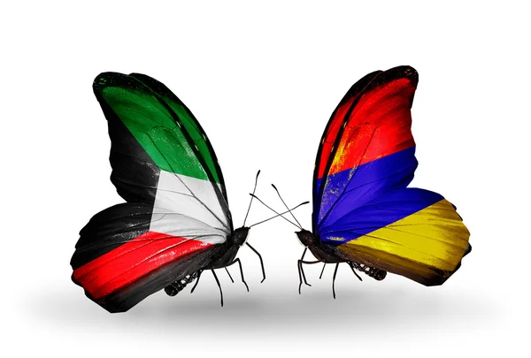 Dos mariposas con banderas de relaciones Kuwait y Armenia — Foto de Stock