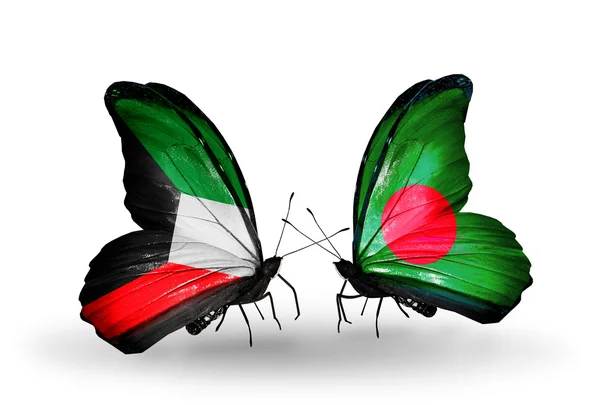 Dos mariposas con banderas de relaciones Kuwait y Bangladesh — Foto de Stock