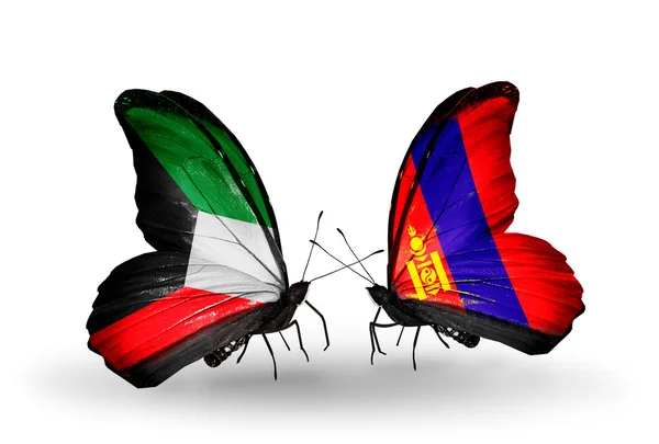 Dos mariposas con banderas de relaciones Kuwait y Mongolia — Foto de Stock