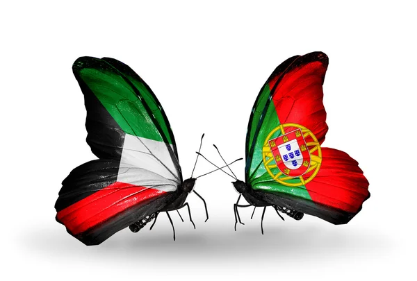 Dva motýli s vlajkami vztahů, Kuvajtu a Portugalsko — Stock fotografie