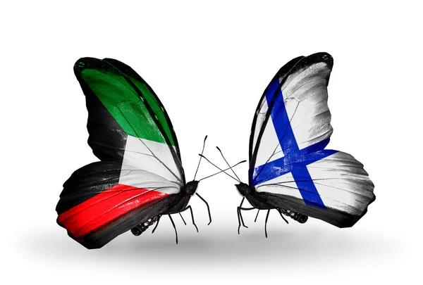Dva motýli s vlajkami vztahů, Kuvajtu a Finsko — Stock fotografie