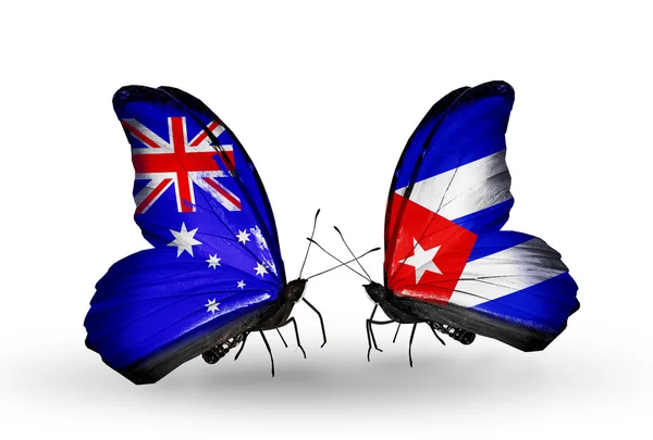 Twee vlinders met vlaggen van de betrekkingen Australië en cuba — Stockfoto