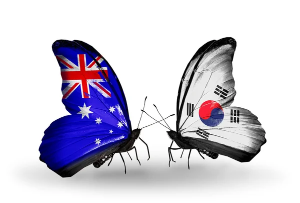 Deux papillons avec des drapeaux de relations Australie et Corée du Sud — Photo