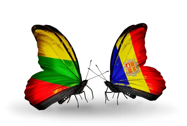 Dva motýli s vlajkami vztahů Litvy a andorra — Stock fotografie