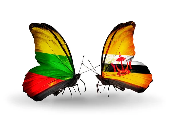 Vlinders met vlaggen van Litouwen en brunei — Stockfoto