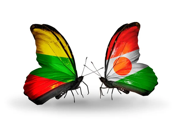 リトアニア、ニジェールの国旗と蝶 — ストック写真