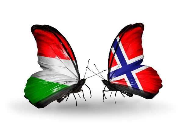 Dwa motyle z flagami, Węgrzech i w Norwegii — Zdjęcie stockowe