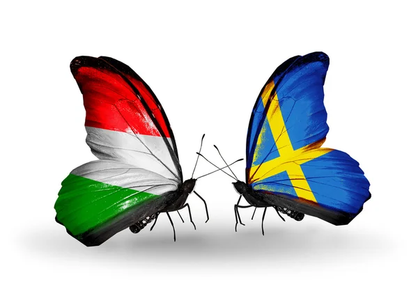 ハンガリー、スウェーデンのフラグと蝶します。 — ストック写真