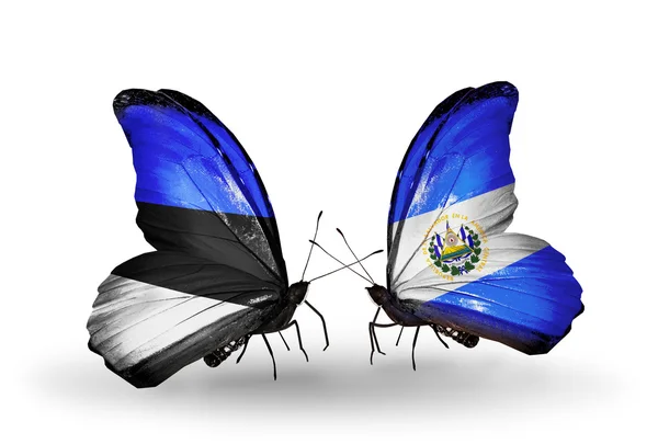 两只蝴蝶与爱沙尼亚和萨尔瓦多的国旗 — 图库照片