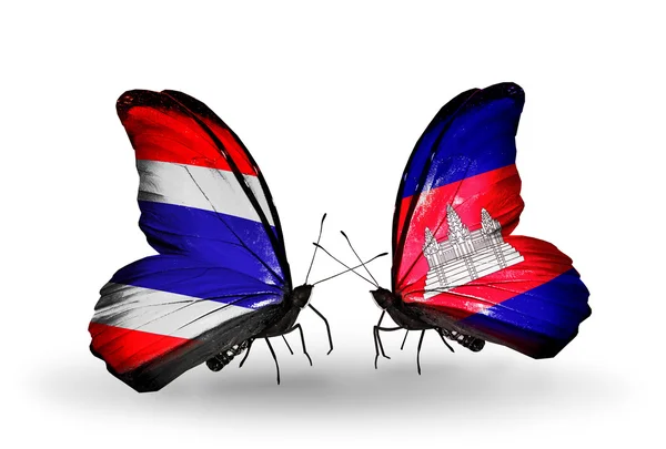 Dva motýli s příznaky Thajska a Kambodže — Stock fotografie