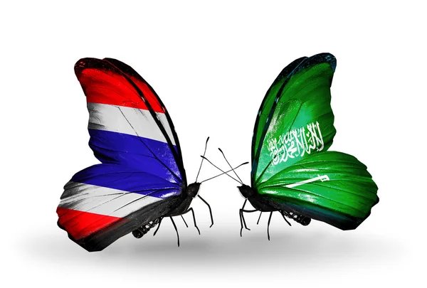 タイ、サウジアラビアの翼上のフラグと蝶 — ストック写真