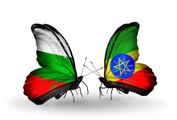 Vlinders met Bulgarije en Ethiopië vlaggen op vleugels — Stockfoto