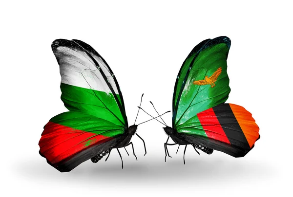 Mariposas con banderas de Bulgaria y Zambia en alas — Foto de Stock