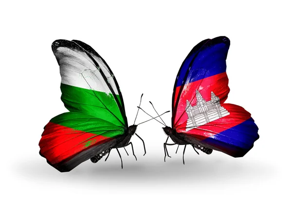 Mariposas con banderas de Bulgaria y Camboya en alas — Foto de Stock