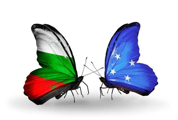 Mariposas con banderas de Bulgaria y Micronesia en alas —  Fotos de Stock