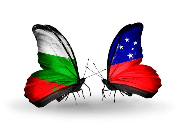 Kelebek kanatları üzerinde Bulgaristan ve samoa bayraklı — Stok fotoğraf