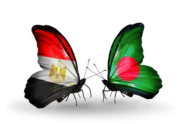 埃及和孟加拉国国旗与蝴蝶 — 图库照片