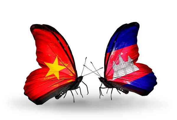 Duas borboletas com bandeiras do Vietnã e Camboja — Fotografia de Stock