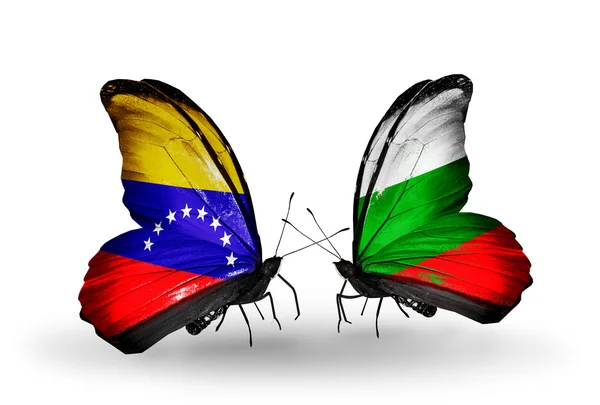 Kelebek kanatları üzerinde venezuela ve Bulgaristan bayraklı — Stok fotoğraf
