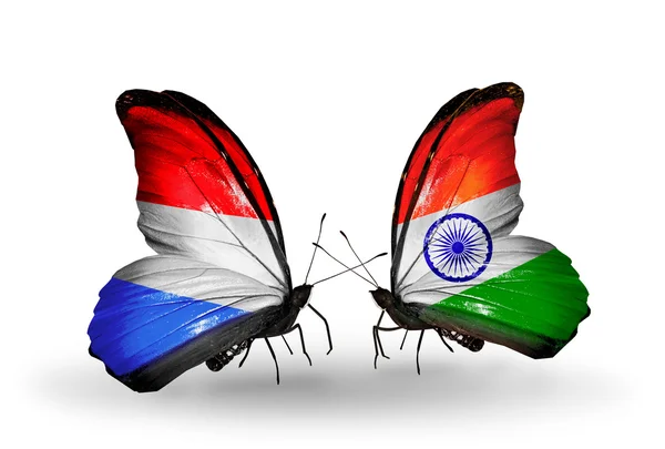 Papillons avec drapeaux Luxembourg et Inde sur les ailes — Photo