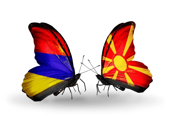 Mariposas con banderas de Armenia y Macedonia en alas —  Fotos de Stock