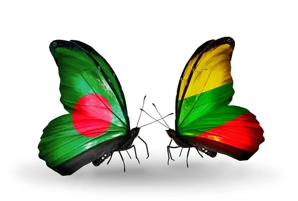 Vlinders met bangladesh en Litouwen vlaggen op vleugels — Stockfoto