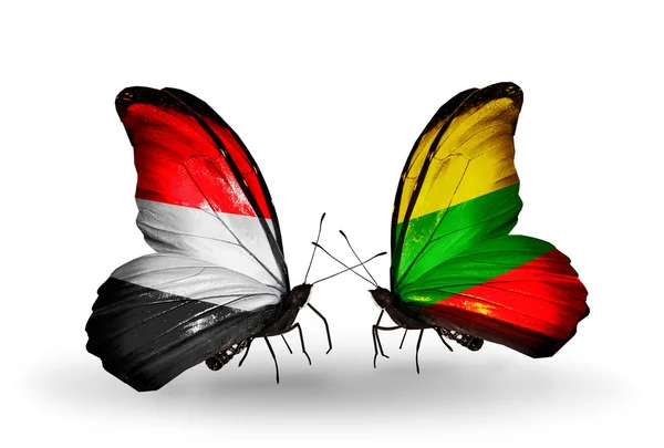 Vlinders met Jemen en Litouwen vlaggen op vleugels — Stockfoto