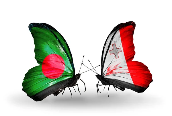 Papillons avec drapeaux Bangladesh et Malte sur les ailes — Photo