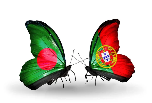 Borboletas com bandeiras de Bangladesh e Portugal em asas — Fotografia de Stock
