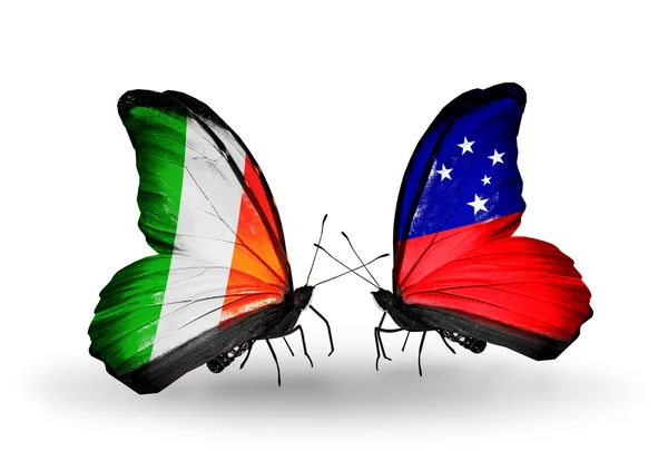 Бабочки с флагами Ирландии и Самоа на крыльях — стоковое фото