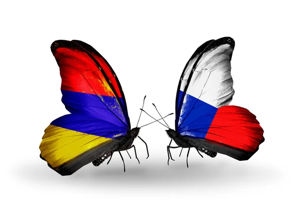 Mariposas con Armenia y banderas checas en alas — Foto de Stock