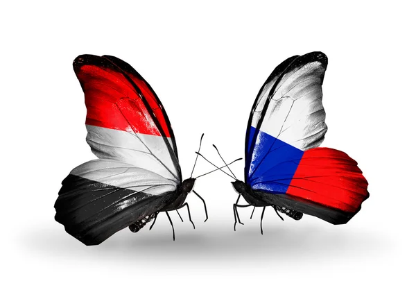 Borboletas com bandeiras do Iêmen e da República Checa em asas — Fotografia de Stock