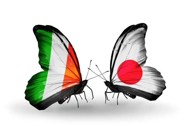 Mariposas con banderas de Irlanda y Japón en alas — Foto de Stock