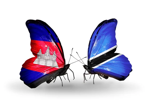 Papillons avec drapeaux Cambodge et Botswana sur les ailes — Photo