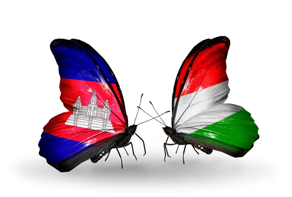 Vlinders met Cambodja en Hongarije vlaggen op vleugels — Stockfoto