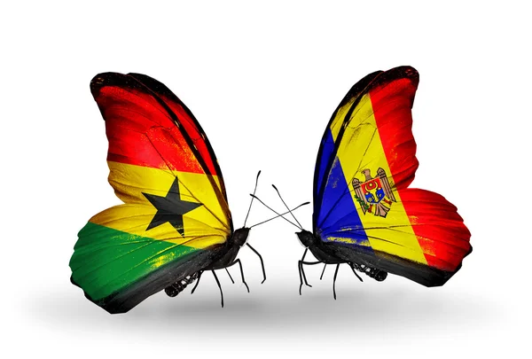 Papillons avec drapeaux Ghana et Moldavie sur les ailes — Photo